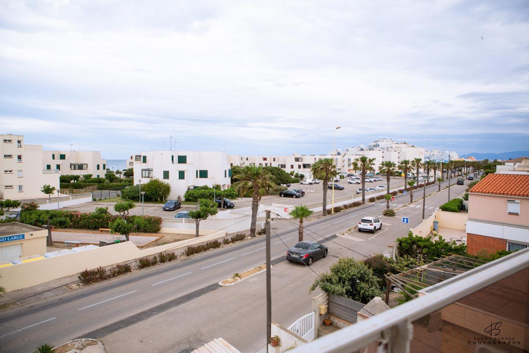 Апартаменты Le Bel Vu - Sea View Ле Баркарес Экстерьер фото